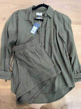 *SET* Universal Thread Olive Green Relaxed-Fit Button-Up Shirt AND Shorts. XS